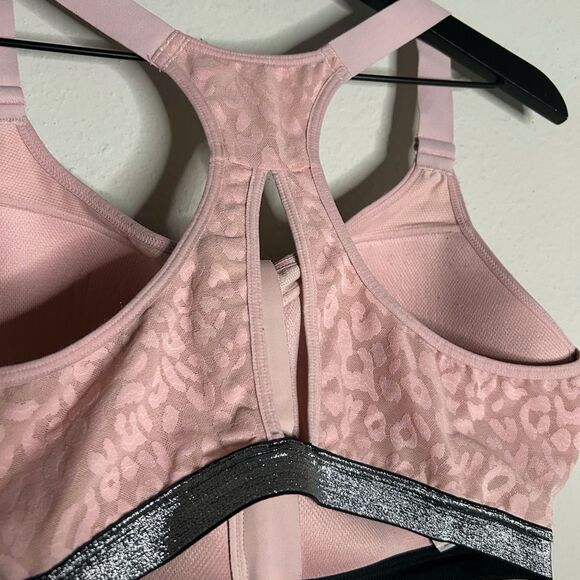 Victoria Secret Sport Incredible Lightweight Max Front Close Sports Bra - Picture 6 of 12